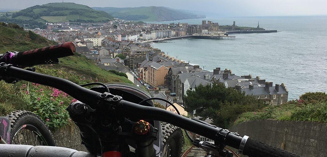 Lindsay conquers the cliff